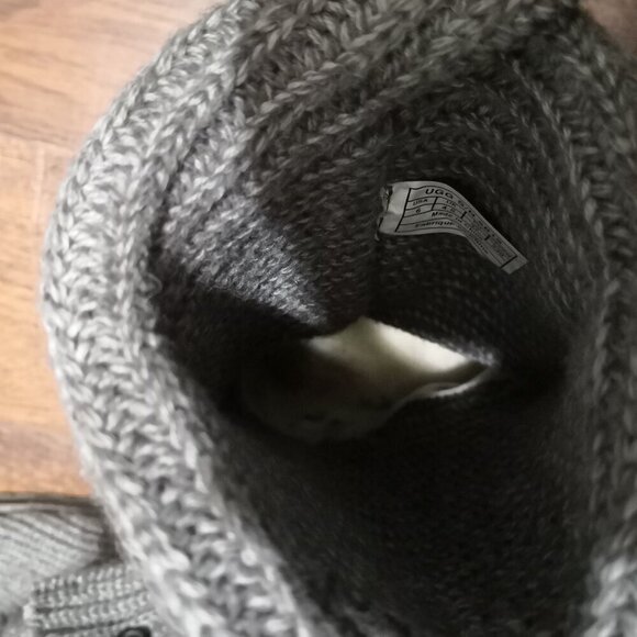 UGG Women's Classic Cardy Sock Boots Gray Knit Sheepskin Winter Fold Over Size 6 - Picture 7 of 9